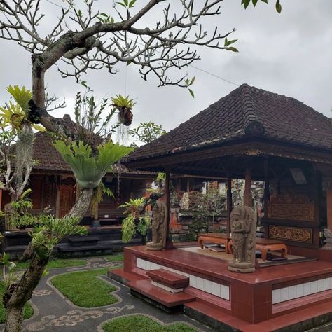 Balinese Style Bali Architecture, Balinese Style, Bali House, House Loft, Food Business, Balinese, Gazebo, Bali, Outdoor Structures