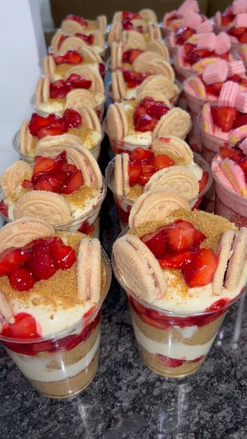 Baking Side Hustle, Dessert Pop Up Shop, Sellable Desserts, Shooters Desserts, Desserts To Sell, Treats To Sell, Buissnes Ideas, Cups Recipes, Desserts Cheesecake