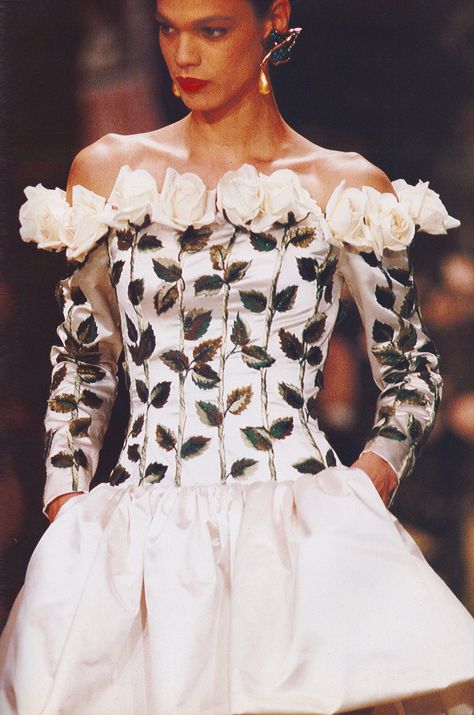 Lanvin Spring/Summer Haute Couture 1988 | by barbiescanner 90s Couture, Summer Haute Couture, Vintage Haute Couture, Fashion 1980s, 80’s Fashion, 90s Runway Fashion, Vintage Runway, 20th Century Fashion, Couture Mode