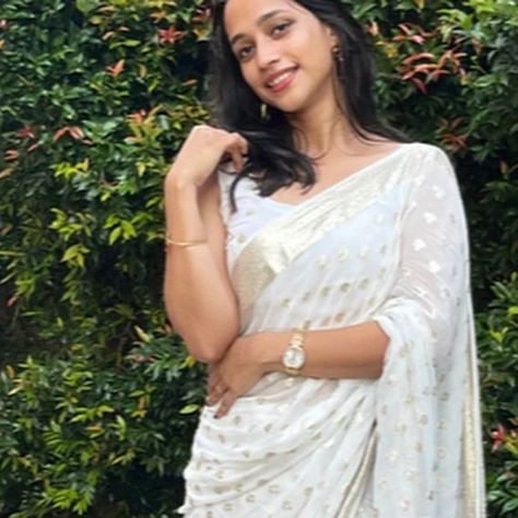 SAREE BY GVASTRA | PURE VISCOS GEORGETTE SAREE 
Picture perfect for events! This ethereal cream creamy  white viscose georgette saree with a stunning creamy... | Instagram Georgette Saree, Georgette Sarees, Creamy White, Picture Perfect, Saree, Pure Products, Cream, White, Instagram