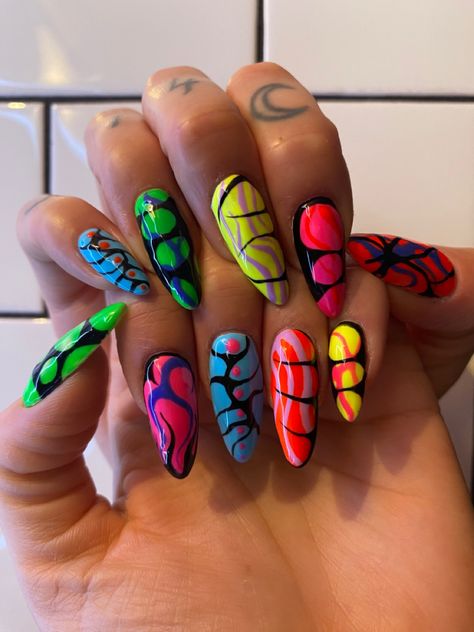 Laura Did Them Neon Abstract Nails, Nails Pictures, Nails Abstract, Graffiti Nails, Medium Stiletto, Neon Abstract, Neon Acrylic Nails, Nails Hand Painted, Abstract Nails