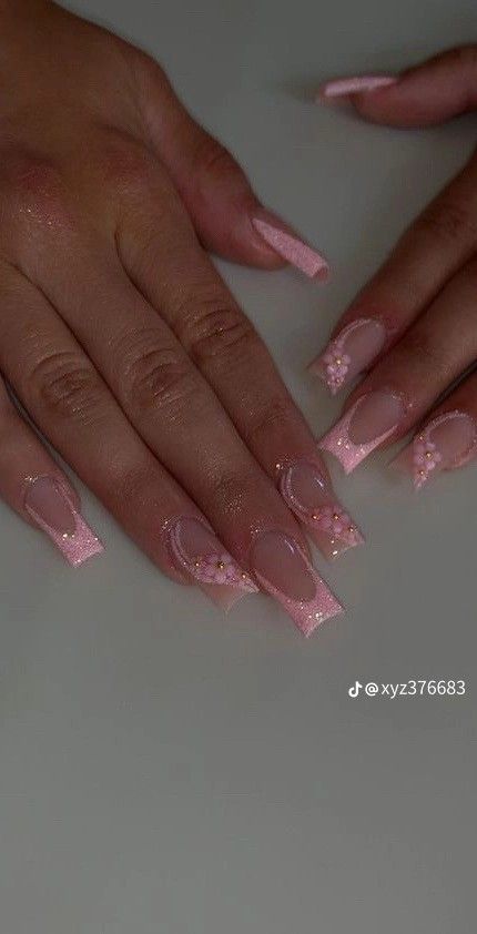 Cute Simple Quince Nails, Acrylic Nails Ideas Short Pink, Short Nails Acrylic Lavender, Nail Inspired Birthday, Quince Nails Glitter, Birthdays Nails Acrylic, Pink Nails Prom Sparkle, Quinceanera Nails Medium Length, Nail Ideas With Flower Charms