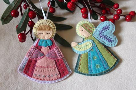 Diy Felt Christmas Ornaments, Holiday Angel, Felt Ornaments Patterns, Felt Crafts Patterns, Felt Crafts Christmas, Felt Christmas Decorations, Christmas Felt, Felt Embroidery, Felt Ideas