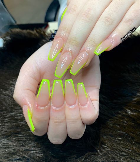 Neon Green Prom Nails, Electric Green Nails, Lime Green French Tip Nails, Neon Green French Tip, Neon Green Nails Design, Nails Neon Green, Lime Green Nails, Neon Nail Designs, Neon Green Nails