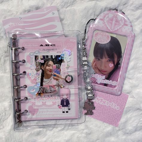 K Pop Photocards, Pc Binder, Binder Decoration, Tumblr Writing, Pc Decoration, Photocard Binder, Pink Academia, Binder Journals, Pinterest Room Decor