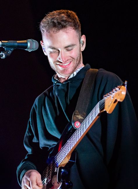 Tom Misch, Movie 43, Lianne La Havas, Music Motivation, Music Technology, Jazz Guitar, Charli Xcx, Learn Guitar, High Life