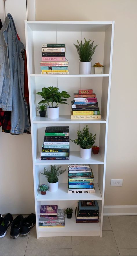 Ikea Book Shelf Decor, Small Bookshelf Decor Bedroom, Small Bedroom Bookshelves, Bookshelf Inspiration Ideas Bedroom, Bookshelves Aesthetic Bedroom, Gersby Ikea, Bookshelf Inspo Bedroom, Bookshelf In Bedroom Ideas, Ikea Gersby