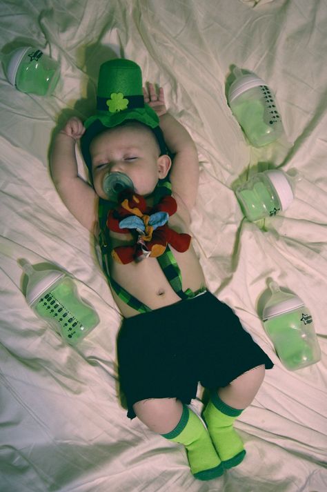 My little man's 1st St. Patty's Day photo :) First Saint Patricks Day Pictures, St Patricks Day Photo Ideas, Baby March Photo Ideas, Infant St Patricks Day Photos, Baby St Pattys Day Pictures, March Newborn Photoshoot, Saint Patricks Day Baby Pictures, First St Patricks Day Baby Pictures, St Patrick’s Day Baby Pictures