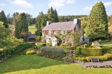 Farmhouse On Land, House With Big Garden, English Farm, Shrub Garden, Farm Landscaping, Farm Estate, Cozy Cottages, House Tree, Farm Land