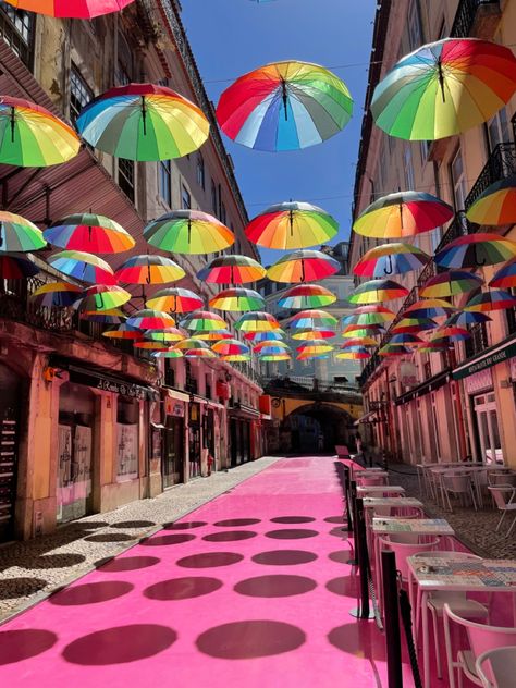 #pinkstreet #aesthetic #lisbon #portugal Living In Portugal Aesthetic, Lisboa Aesthetic, Pink Street Lisbon, Lisbon Portugal Aesthetic, Lisbon Aesthetic, European University, Spain Streets, Portugal Aesthetic, Lisbon Portugal Travel