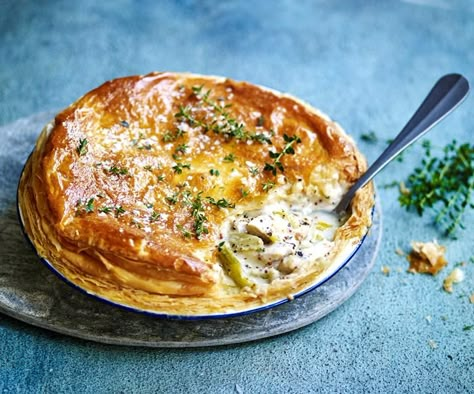 Beef And Mushroom Pie, Chicken And Leek Pie, Chicken Pie Recipe, Leek Pie, Slow Cooker Lamb, Slow Cooked Lamb, Pies Maker, Chicken Pie, Winter Dinner Recipes