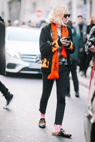 Why Guy Fieri’s Flame Shirt Is Having a Fashion Moment Princetown Gucci, Socks Street Style, Flame Dress, Streetstyle Winter, Rock Style Men, Guy Fieri, Street Style Winter, Mens Winter Fashion, Street Style Inspiration