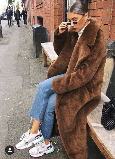 Long Brown Teddy Coat Outfit, Long Brown Fur Coat Outfit, Brown Teddy Coat Outfit, Louis Vuitton Teddy, Brown Fur Coat Outfit, Teddy Coat Outfit, Faux Fur Long Coat, Long Brown Coat, Fur Long Coat