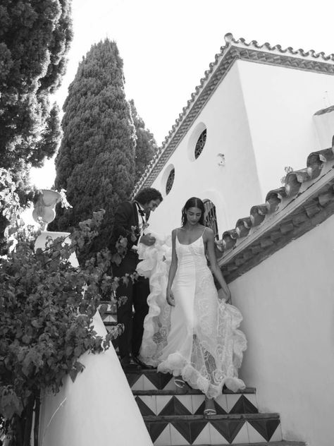 Elegant Veils, Lanvin Dress, Art Gallery Wedding, Wedding Spain, Spanish Wedding, London Film Festival, Dreamy Wedding, Perfect Wedding Dress, Kourtney Kardashian