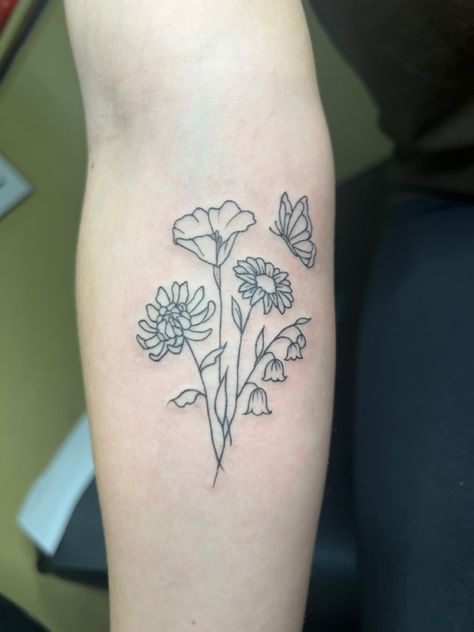 Chrysanthemum And Morning Glory Tattoo, Lily Of The Valley And Chrysanthemum Tattoo, Crysanthemum Tattoo Simple Line, Crysthanamum Flowers Tattoo, Crysamthmum Flower Tattoo Design, Chrisantemum Flower Tattoo, Aster Flower Tattoos, Flower Bouquet Tattoo, Chrysanthemum Tattoo