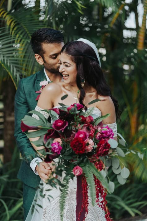 Fuschia Flowers Wedding, Fucsia Wedding, Tropical Reception, Fuschia Flowers, Emerald Wedding Colors, Tropical Bridal Bouquet, Fuschia Wedding, Wedding Bali, Indian Wedding Flowers