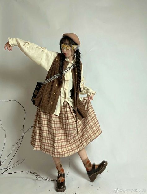 Cardigan As A Shirt, Fashion Magazine Outfits, Artist Core Outfits, Morikei Aesthetic, Whismgothic Outfits, Morikei Outfits, Grandma Core Outfit, Traveler Outfit, Layered Clothes