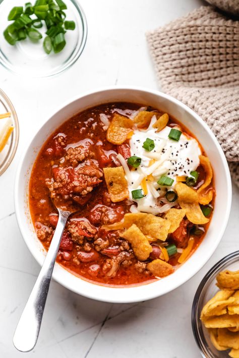 Easy Instant Pot Beef Chili Recipe Instant Pot Chilli Recipes, Chuck Roast Pot Roast, Best Chili Recipe Award Winning, Instant Pot Chilli, Chili Recipe Award Winning, Instant Pot Beef Chili, Recipes Few Ingredients, Easy Dinner Plans, French Onion Pot Roast