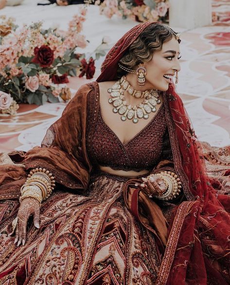 Sikh Bride Donned A Unique Maroon-Coloured Lehenga, Styled It With Vintage Wavy Hairdo For Wedding Hairdo For Wedding, Bridal Lehenga Maroon, Wavy Hairdo, Maroon Bridal Lehenga, Punjabi Wedding Suit, Wedding Jitters, Sikh Bride, Maroon Wedding, Punjabi Bride