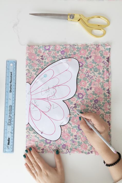 Quilted Fairy Wings Pattern, Butterfly Sewing Pattern Free, Butterfly Stuffed Animal Pattern, Sewn Butterfly Wings, Butterfly Pillow Pattern Sewing, Butterfly Pillow Pattern Free, Butterfly Plush Pattern, Diy Butterfly Wings Fabric, Sewing Butterfly Wings