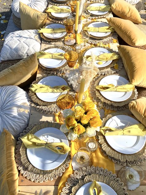 Yellow Picnic Party, Yellow Picnic Ideas, Yellow Picnic Aesthetic, Prayer Picnic, Upscale Picnic, Lemon Picnic, Lux Picnic, Royal Picnic, Glam Picnic