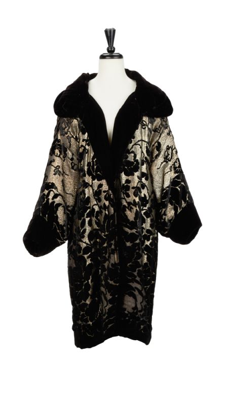 1920S OPERA COAT Vintage Opera Coat, 1920s Fur Coat, 1920s Coat, Fur Coat Outfit, Opera Coat, Country Fashion, Wrap Coat, Coat Outfits, Collar And Cuff