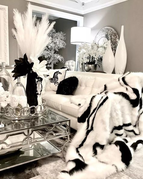 Black Glam Living Room, White And Grey Living Room, Black White And Grey Living Room, Black And Silver Living Room, Grey Living Room Ideas, Fancy Apartment, Girls Bedroom Themes, Tv Rooms, Popping Colors