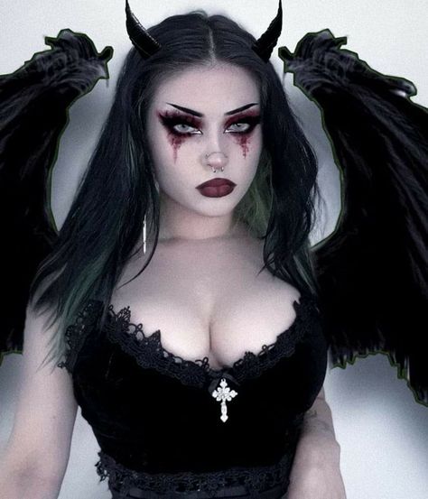 Demon Woman Costume, Demon Fairy Costume, Devil Costume Ideas For Women, Creepy Goth Makeup, Black Angel Halloween Makeup, Black Angel Makeup Halloween, Demon Makeup Scary, Black Angel Makeup, Demon Costume Female Halloween