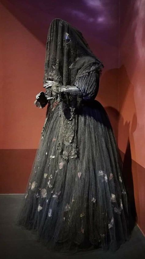 Doug Jones, Horror Costume, Kei Visual, Crimson Peak, Movie Costumes, Historical Dresses, Victorian Gothic, Fantasy Fashion, Historical Fashion