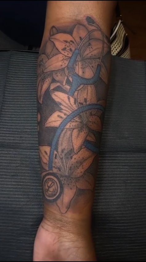 Pretty Tattoo Sleeve Ideas, Pediatric Nurse Tattoo Ideas, Black Nurse Tattoo Ideas, Nurse Half Sleeve Tattoo, Nurse Stethoscope Tattoo, Stethoscope With Flowers Tattoo, Healthcare Tattoos For Women Sleeve, Nurse Flower Tattoo, Nursing Sleeve Tattoo