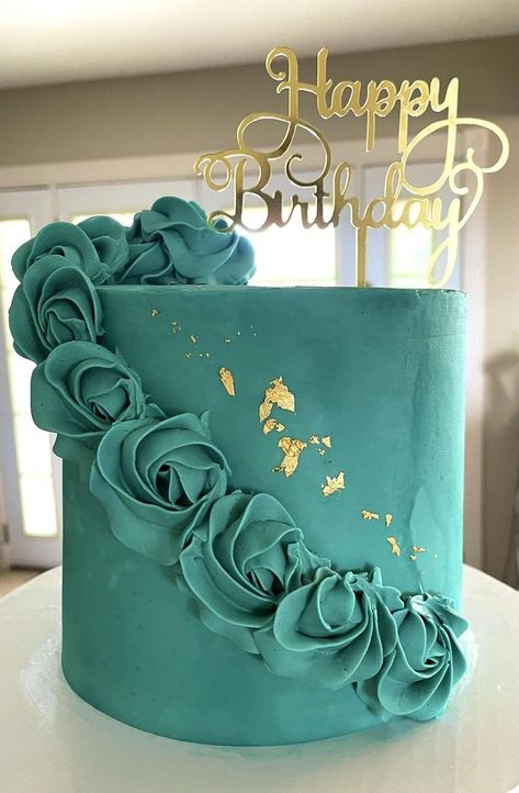 Green And Gold Birthday Cake For Women, Dark Teal Birthday Cake, 18th Birthday Cake Turquoise, Turquoise Birthday Cake For Women, Aqua Birthday Cake, Teal And Gold Cake Ideas, Teal Cakes Birthday, Teal 50th Birthday Party, Teal Birthday Decorations