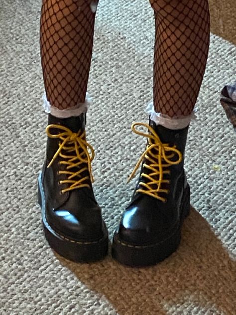 Boots With Ruffle Socks, Ruffle Socks With Doc Martens, Doc Martens Jadon, 2016 Tumblr Outfits, Kat Hernandez, Jadon Platform Boots, Frill Socks, Doc Marten Boot, Ruffle Socks