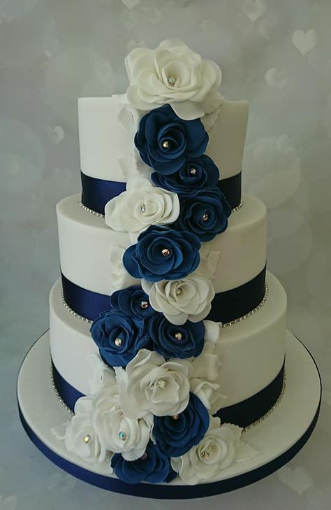 lovely navy and white wedding cake Wedding Cake Ideas Navy Blue, Wedding Cake Navy Blue, Navy And White Wedding Cake, White And Navy Wedding Cake, Navy Blue And White Wedding Cake, Navy White Wedding Cake, Blue And Silver Wedding Cake, Navy Blue And Silver Wedding Cake, Navy Blue And Grey Wedding Cake