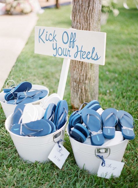 Summer Wedding Favors, Wedding Gifts Ideas, Wedding Themes Spring, Marriage Reception, Wedding Themes Summer, Summer Wedding Decorations, Diy Wedding Gifts, Wedding Themes Fall, Dusty Blue Wedding