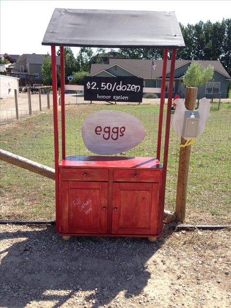 Roadside egg stand uses the honor system Diy Roadside Egg Stand, Egg Selling Stand Diy, Egg Roadside Stand, Chicken Egg Stand Ideas, Egg Stands Roadside, Honor System Egg Stand, Egg Sale Stand, Road Side Egg Stand, Eggs For Sale Stand