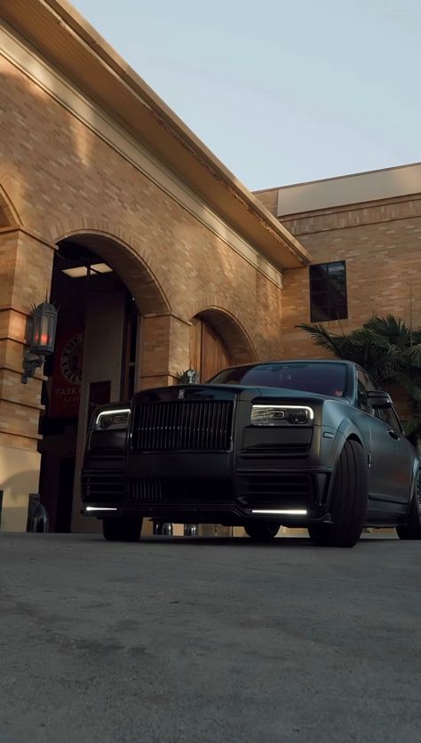 Rolls Royce Suv, Rolls Royce Interior, Rolls Royce Black, Million Dollar House, Rolls Royce Cullinan, Lux Cars, Rolls Royce Phantom, Super Luxury Cars, Best Luxury Cars