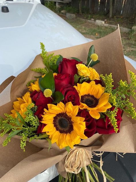 Sunflower Bouquet With Roses, Sunflower And Rose Bouquet, Flower Boquet, Birthday Flowers Bouquet, Sunflowers And Roses, Tulips Arrangement, Bloom Where Youre Planted, Boquette Flowers, Flower Gift Ideas