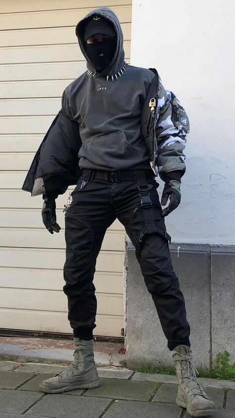 Gopnik Fashion, Tech Wear Outfit Men, Warcore Outfits Men, Tech Wear Men, Techwear Men, Mode Poses, Techwear Cyberpunk, Techno Outfit, Techwear Streetwear