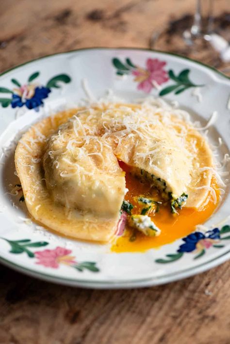 Giant Ravioli, Large Ravioli, Egg Yolk Ravioli, Ravioli With Spinach, Ravioli Recipes, Chocolate Salami, Homemade Pasta Dough, Elegant Dinners, Italian Almond Cookies