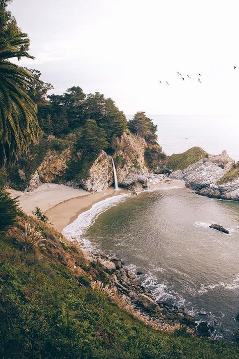 Big Sur California, Rock Chick, Going Places, Jolie Photo, Romantic Travel, Big Sur, Pretty Places, Nature Travel, Travel Aesthetic