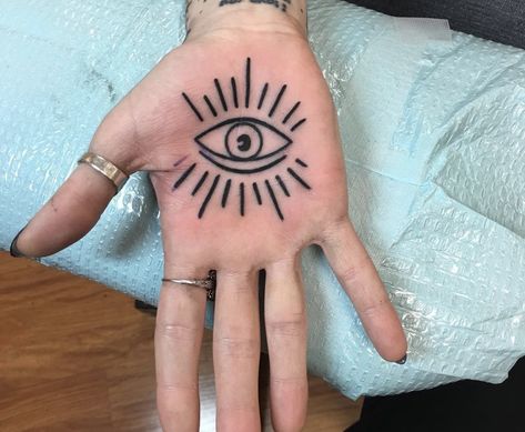 Tattoo Palm Hand, Hopi Hand Tattoo, Hand Tattoos Eye, Palm Hand Tattoo, Witchy Finger Tattoos, Hand Palm Tattoos, Trippy Tattoo Ideas, Pinterest Tattoos, Palm Tattoo