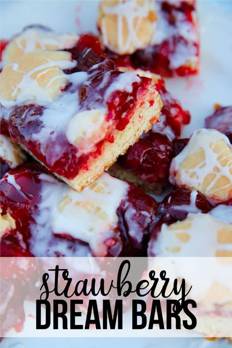 Strawberry Dream Bar Recipe - one of the easiest desserts you can make! from thirtyhandmadedays.com Dream Bar Recipe, Rhubarb Dream Bars, Easiest Desserts, Fruit Sweets, Strawberry Bars, Fruit Bars, Recipe Strawberry, Strawberry Pie Filling, Dream Bars