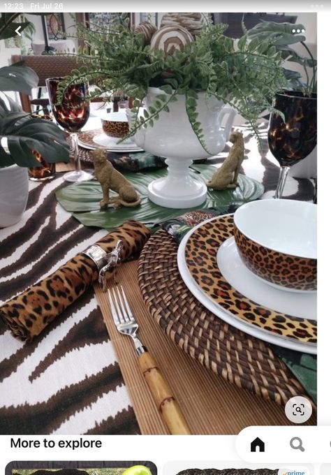 Animal Print Table Setting, African Table Settings Ideas, Safari Tablescape, Kwanzaa Table, British West Indies Style, African Table, Boho Fall Decor, African Interior Design, Glam Table