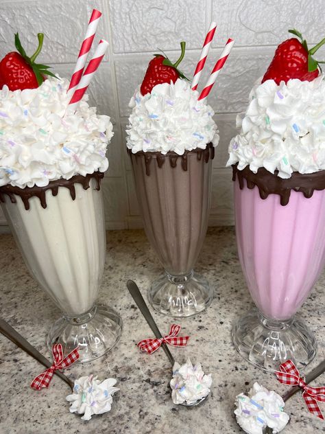 Faux Glass Milkshake Faux Ice Cream Vintage Diner Milkshake - Etsy Milkshake Ideas, Diner Milkshake, Cute Milkshake, Aesthetic Milkshake, Pretty Milkshakes, Diner Milkshake Aesthetic, Retro Milkshake Aesthetic, Milkshake Glasses, Milkshakes