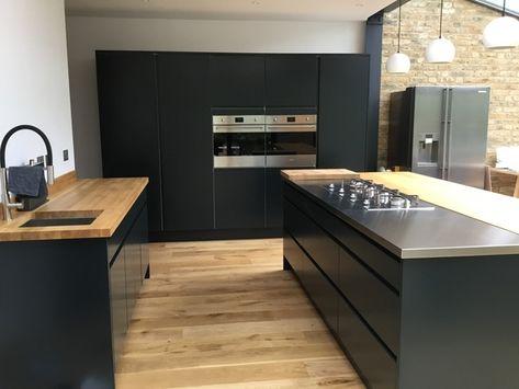 New kitchen advice please - Wren, Ikea, magnet, something else? | Mumsnet Discussion Industrial Design Kitchen, Nice Kitchens, Kitchen Diner Ideas, Extension Kitchen, Bigger House, Kitchen Extension Ideas, Wren Kitchen, Natural Wood Kitchen, Diner Ideas