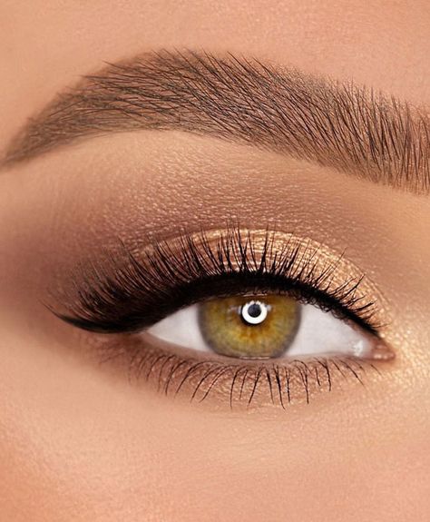 13. A pop of gold eye shadow look Add a sparkly to your look with eye makeup like this! Here we have a pop... Make Up Looks Gold, Makeup Looks Gold Eyes, Natural Gold Eyeshadow Looks, Golden Eye Makeup Wedding, Gold Makeup Looks For Wedding, Gold Eye Shadow Makeup, Evening Make Up For Green Eyes, Gold Makeup For Green Eyes, Golden Look Make Up