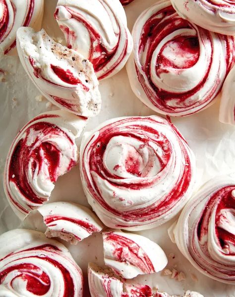 Coulis Recipe, Joanne Chang, Meringue Cookie Recipe, Meringue Pavlova, Meringue Desserts, Raspberry Coulis, Meringue Recipe, Lemon Sugar Cookies, Pavlova Recipe