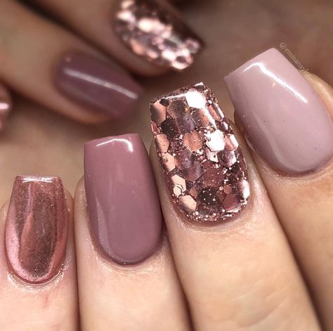 Rose Gold Nails Acrylic, Champagne Nails, Rose Gold Nails Design, Idee Babyshower, Champagne Rose, Rose Gold Nails, Nail Designs Glitter, Toe Nail Art, Dipped Nails