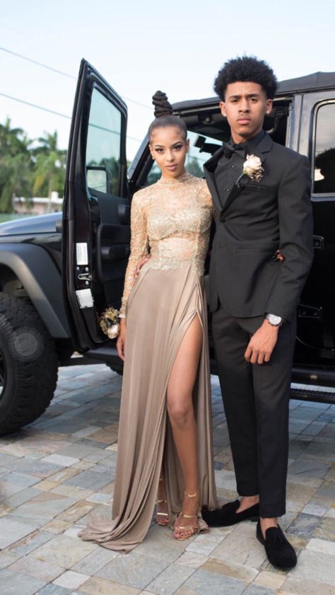 👑 Follow for more interest pins pinterest : @princessk 👑 Black Prom Suits, Homecoming Dresses Corset, Prom Goals, Prom For Guys, Prom Suits For Men, Prom Tuxedo, Prom Couples, Sequin Homecoming Dress, Prom Poses