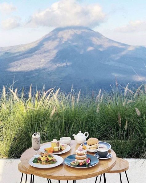 Mt Batur, Kintamani Bali, Trendy Cafe, Bali Restaurant, Beauty Place, Best Of Bali, Bali Retreat, Bali Food, Water Villa